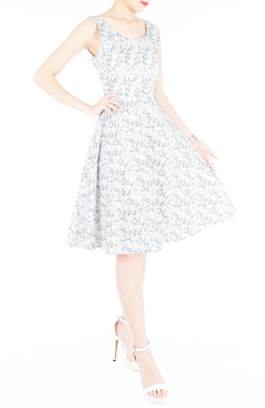 Delicate Kinmokusei Flare Midi Dress - White