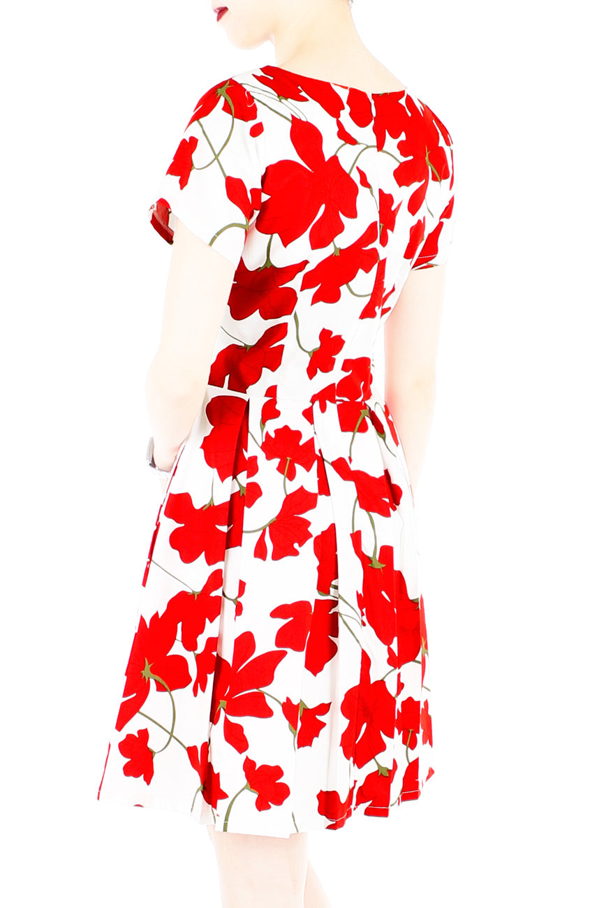 Fleur Freesia Flare Dress with Short Sleeves - Red