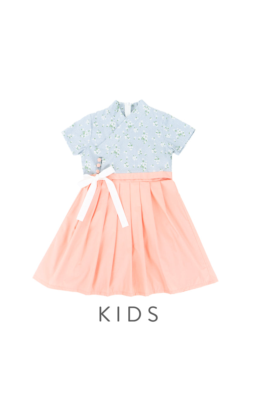 GIRLS Snow of Love Hanbok