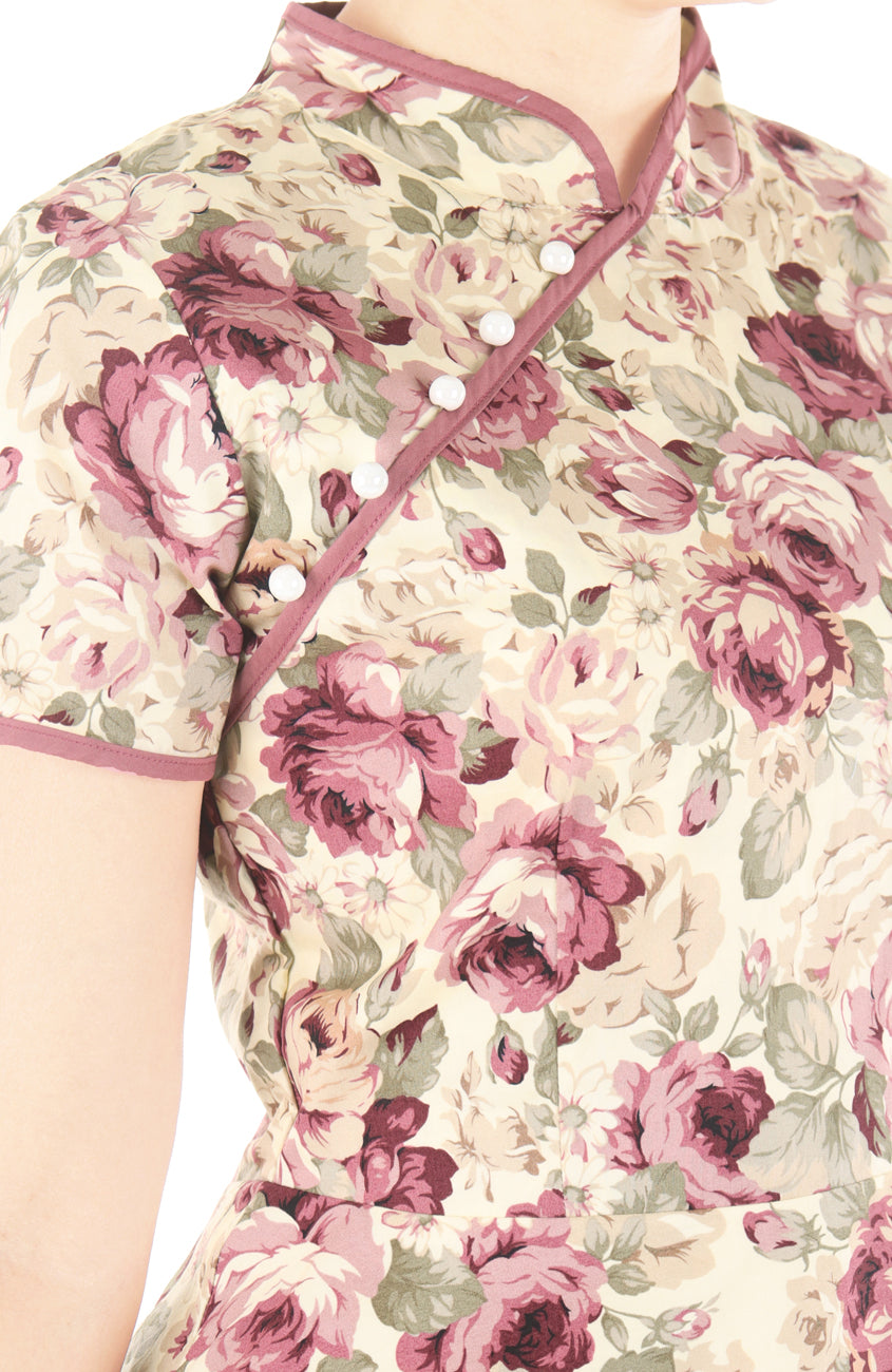 Nostalgic Hong Kong Cinema Cheongsam with Pearl Buttons