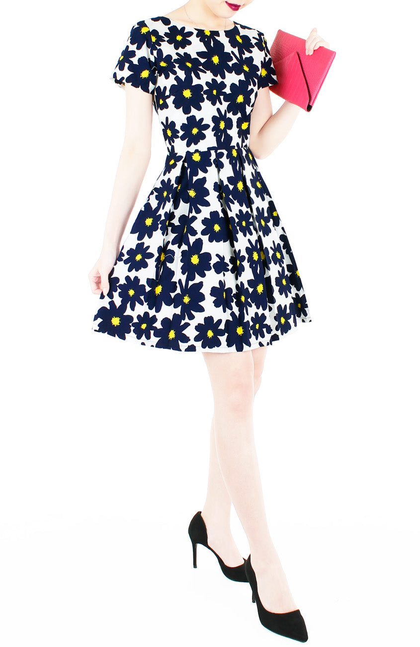 Midnight Jazz Rendition Flare Dress with Short Sleeves