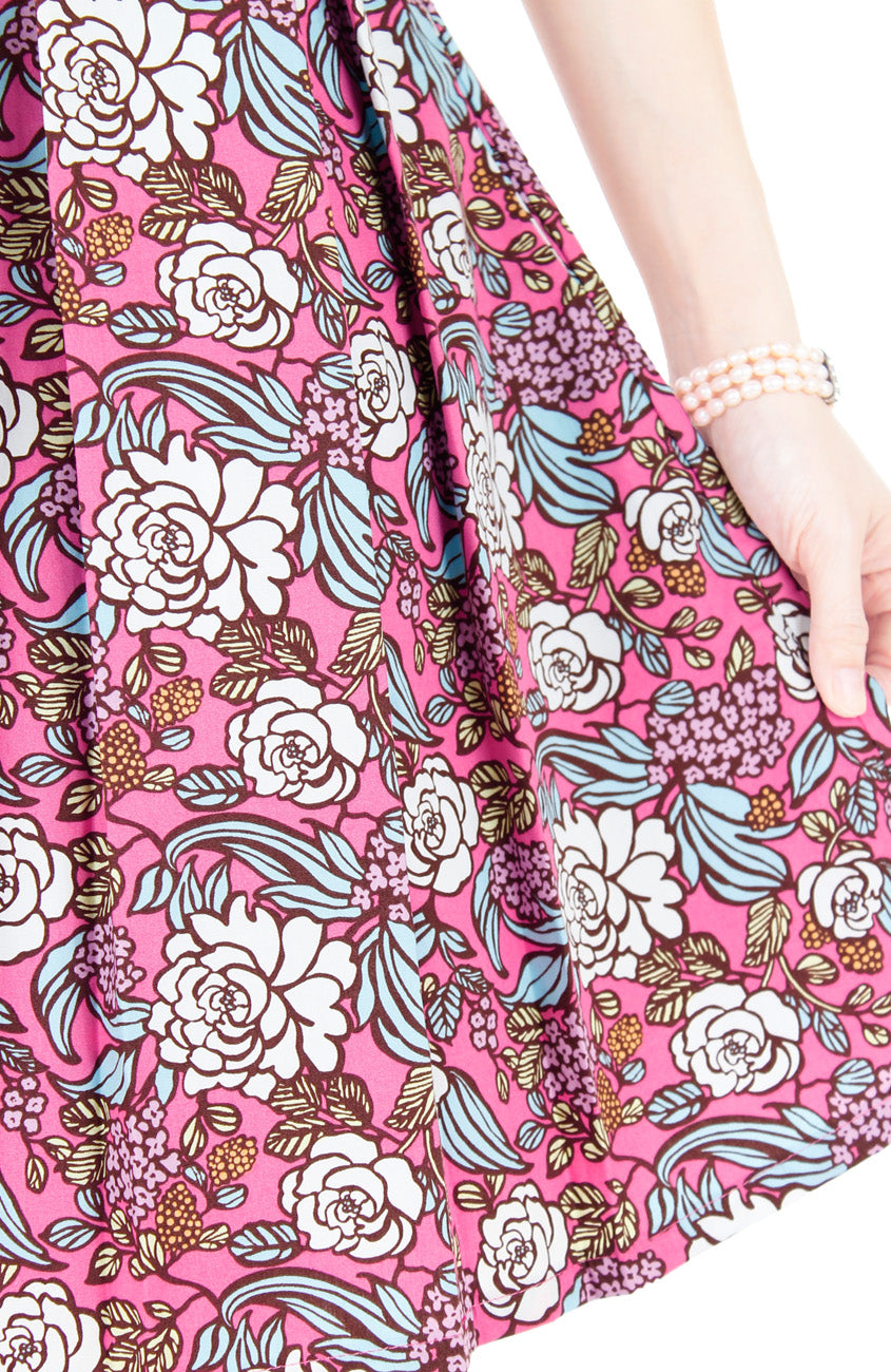 Rose & Radiance Flare Dress with Short Sleeves - Pink